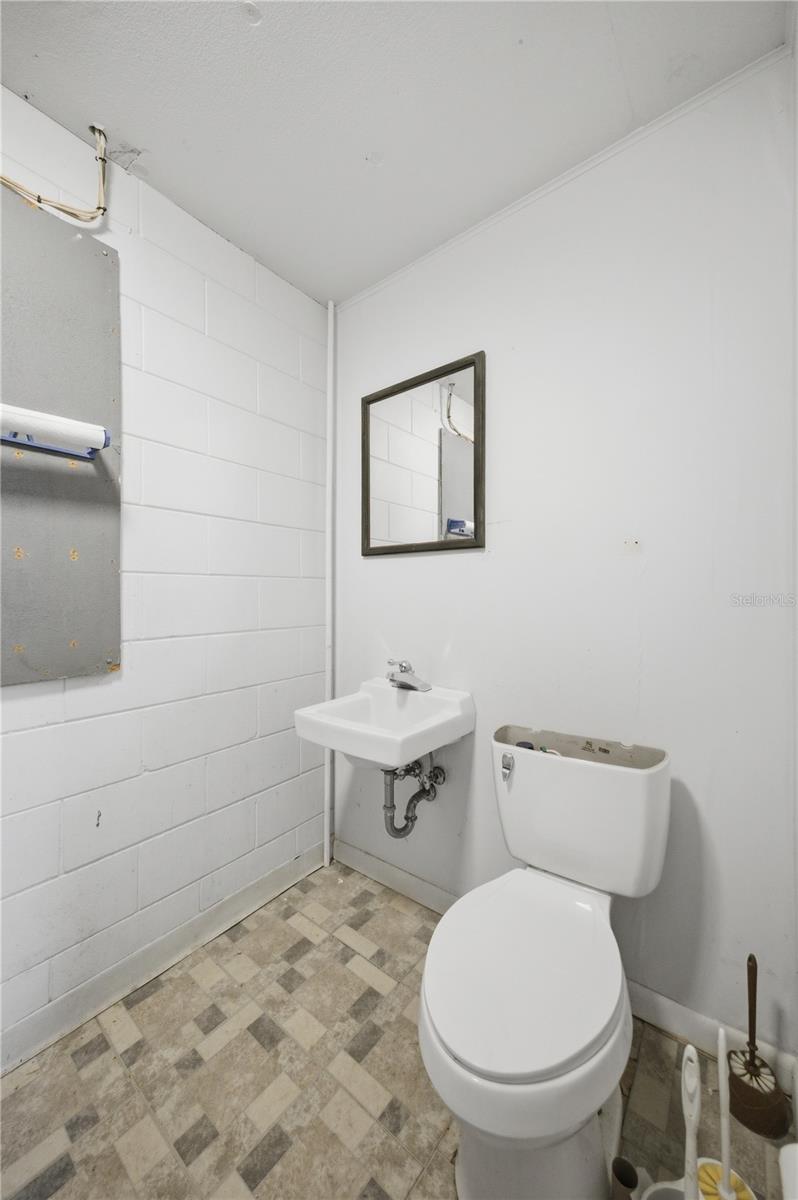 120 N Main St Property Photo 51