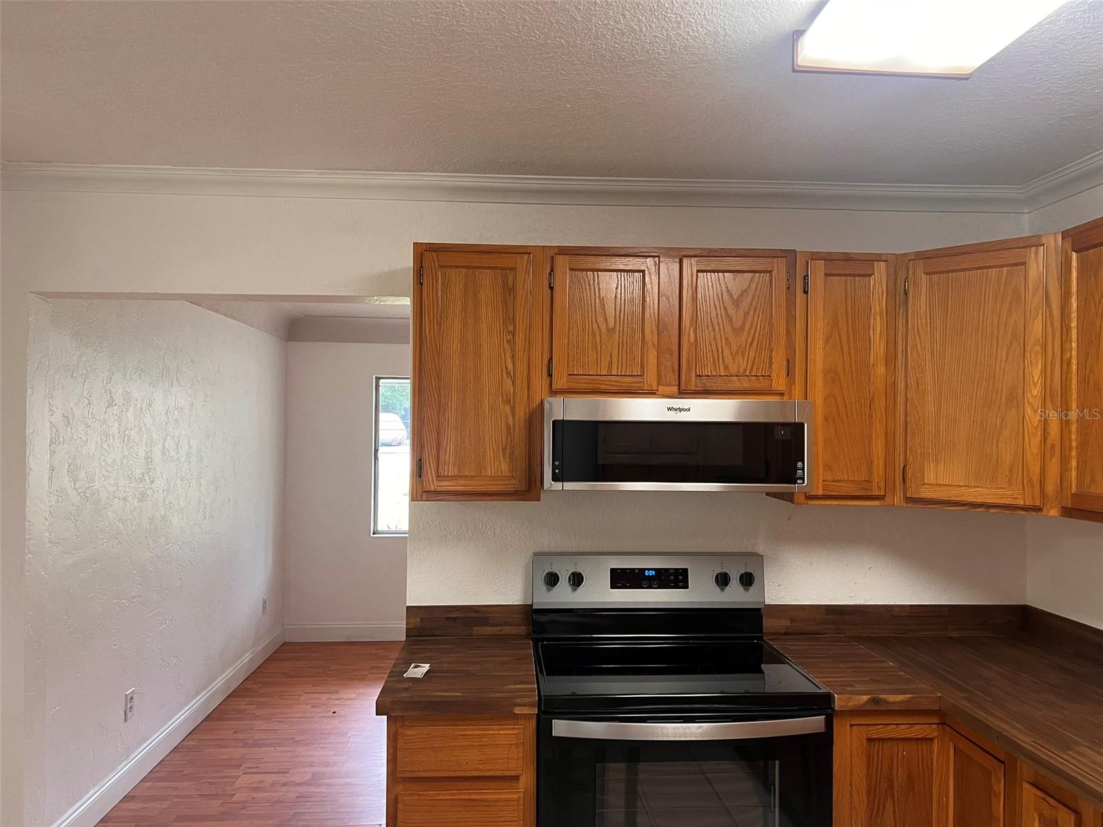 1204 Ne 32nd Pl Property Photo 12