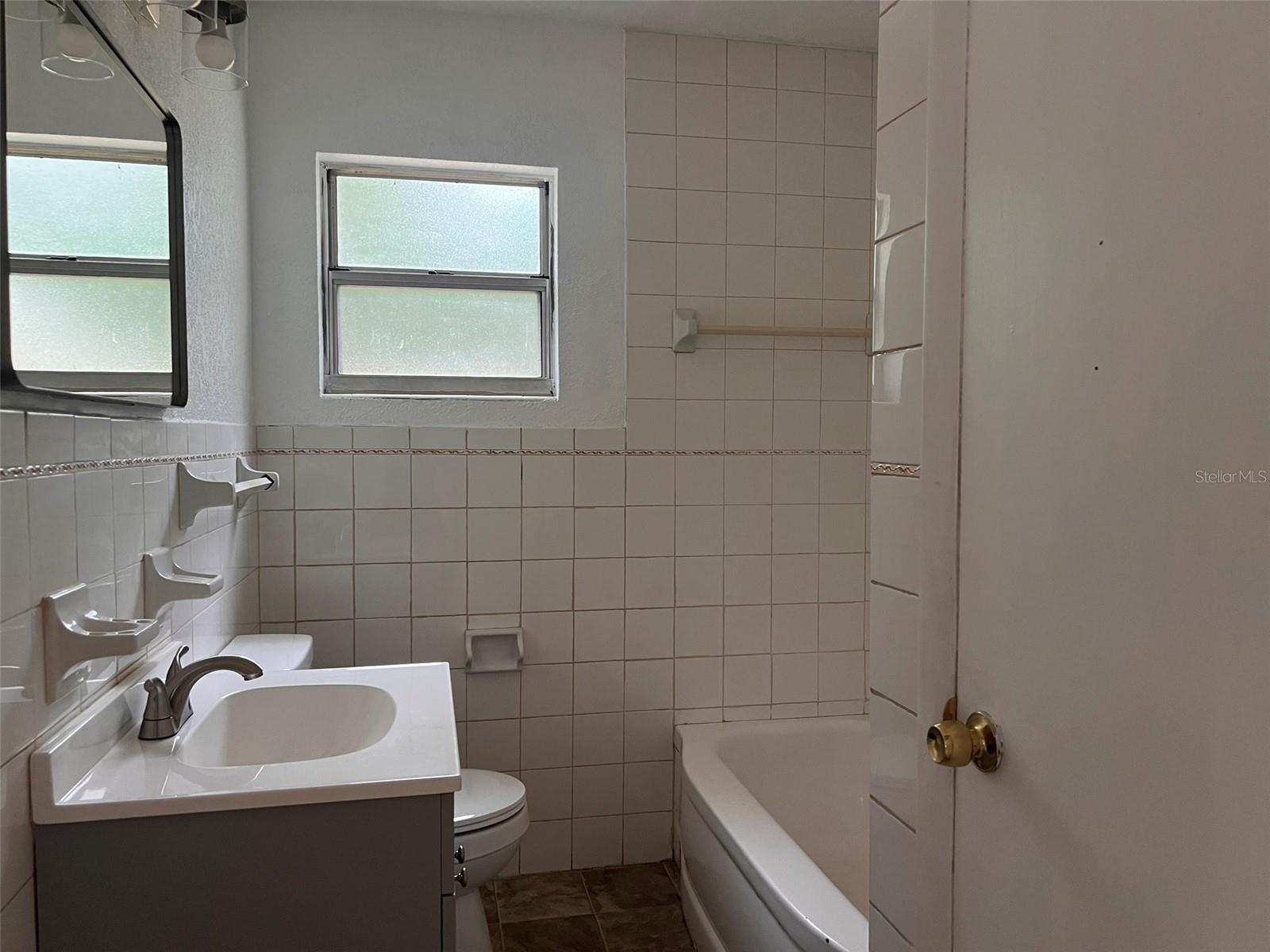 1204 Ne 32nd Pl Property Photo 19