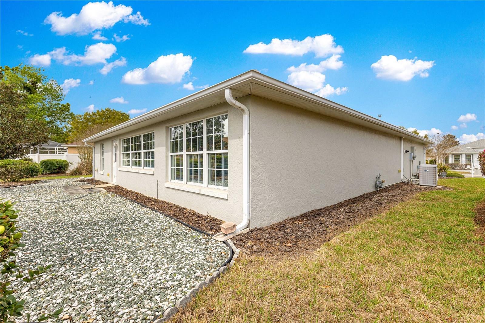 8061 Sw 81st Loop Property Photo 5