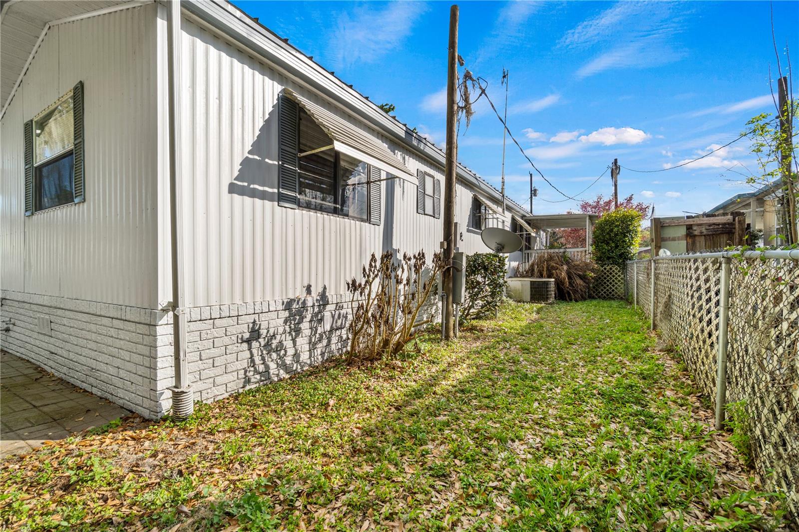 942 Cr 461 Property Photo 26