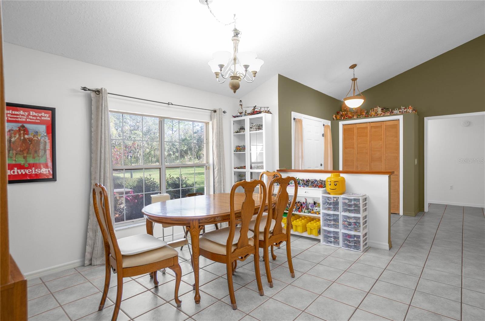 826 E Gaines Ln Property Photo 8