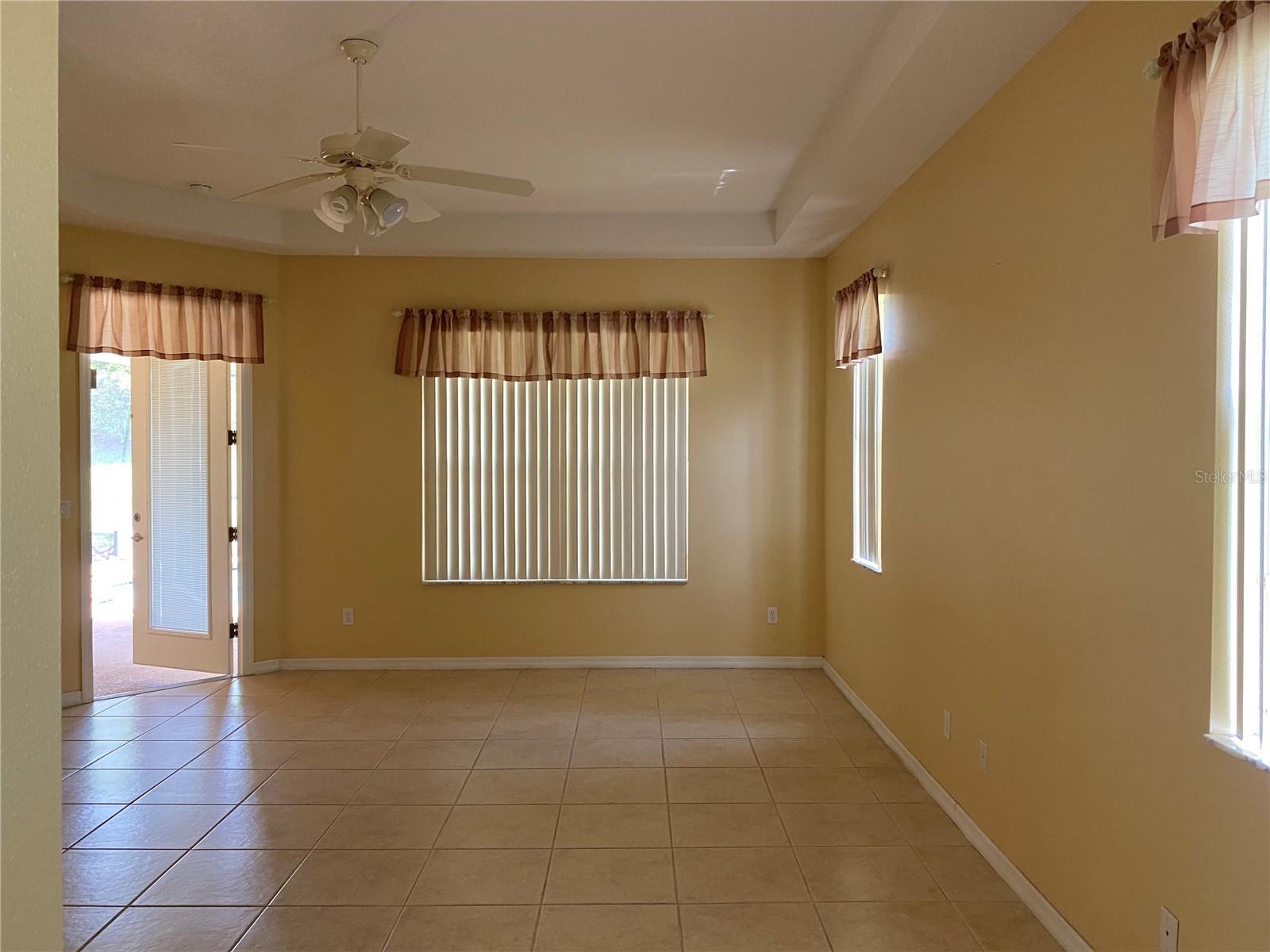 12934 Colonnade Cir Property Photo 7