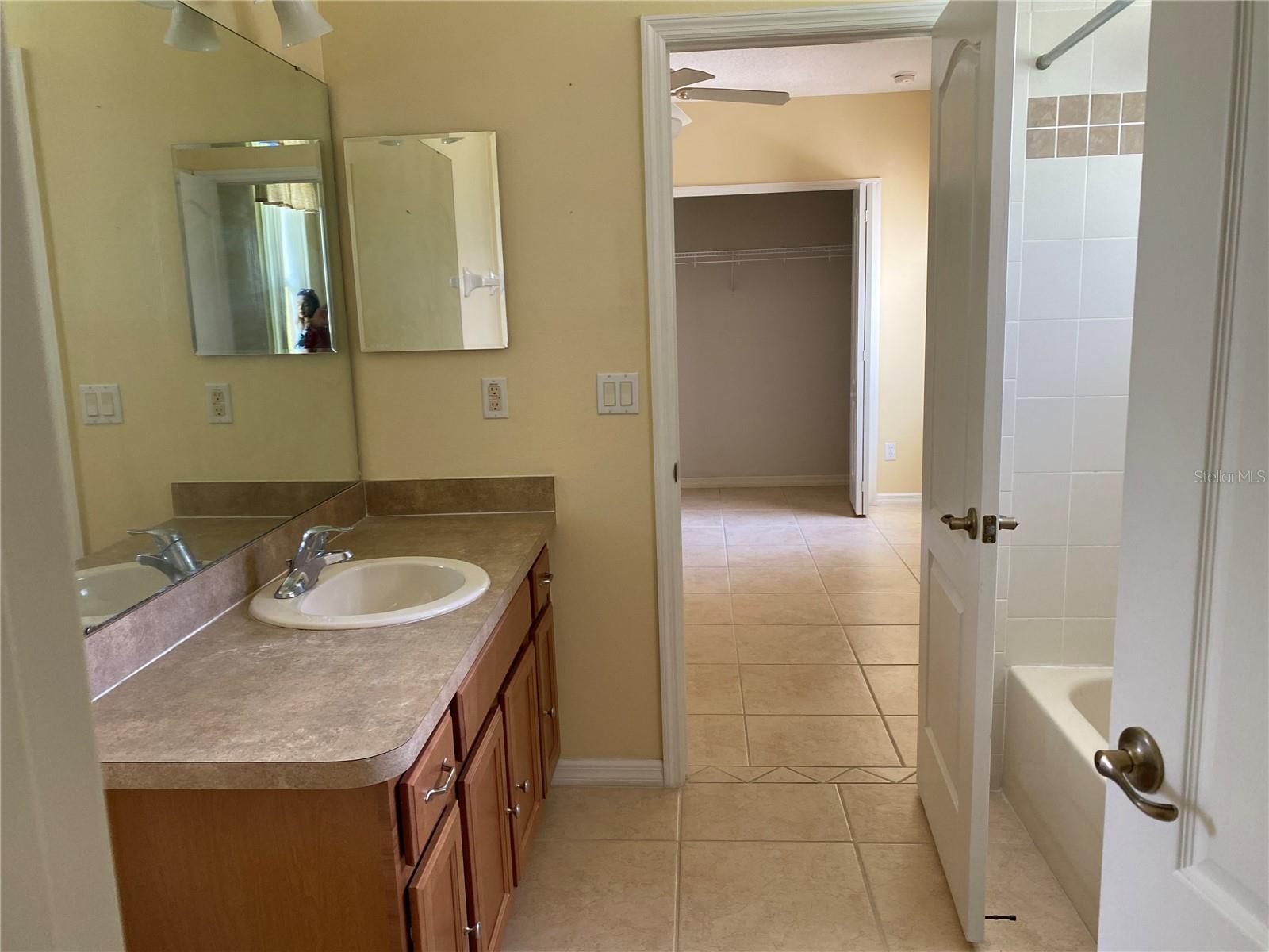 12934 Colonnade Cir Property Photo 23