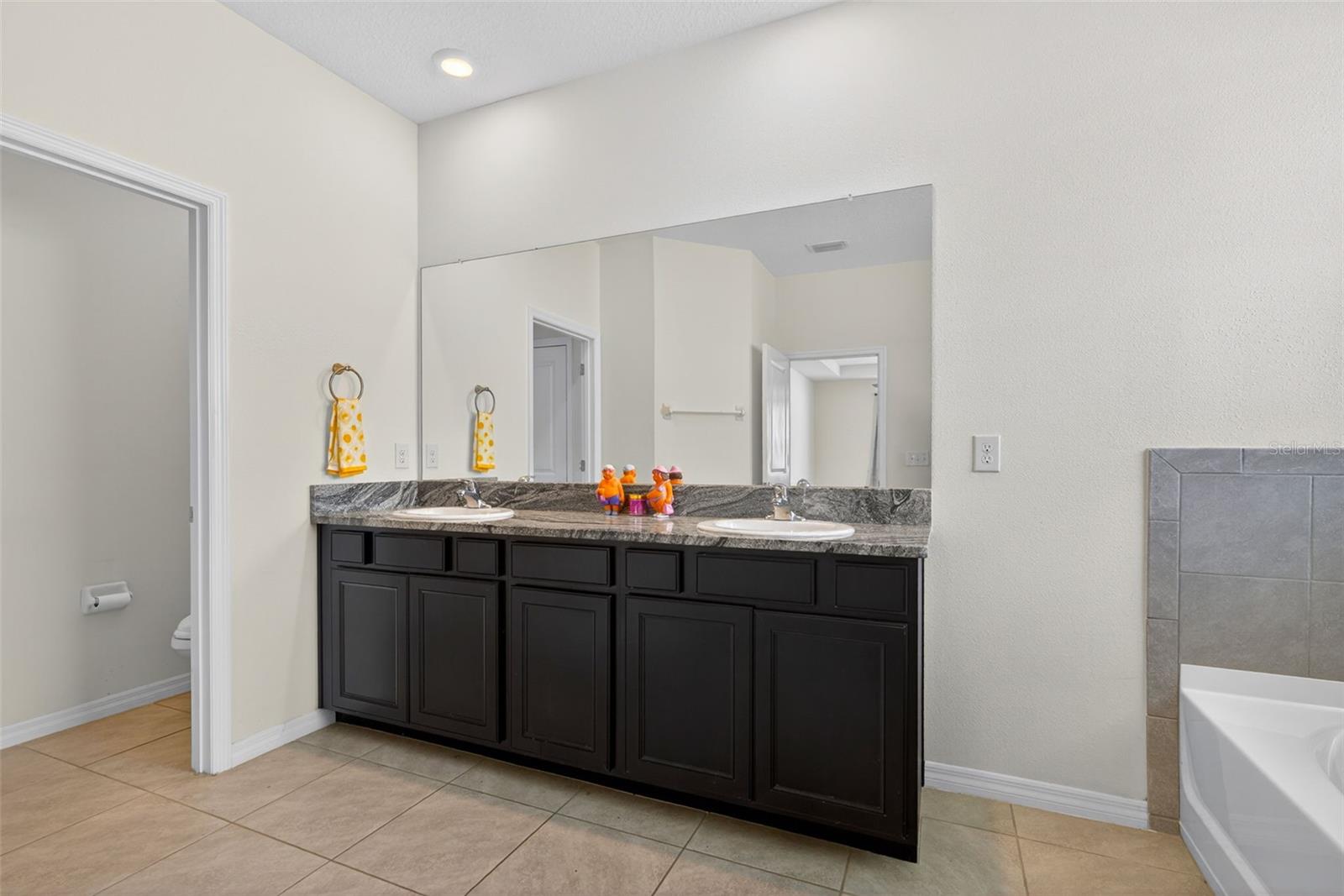 13454 Golden Lime Ave Property Photo 27