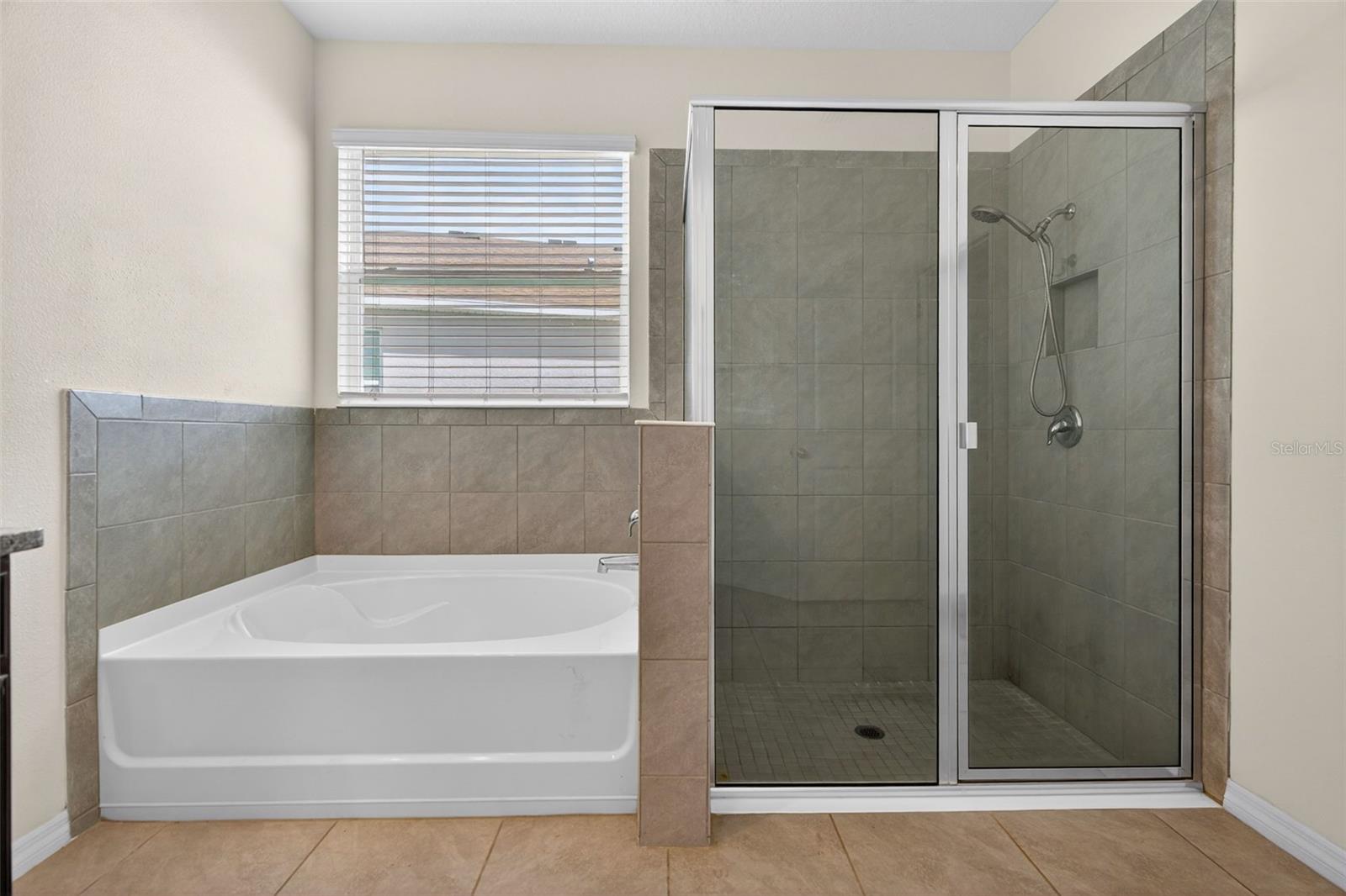 13454 Golden Lime Ave Property Photo 28