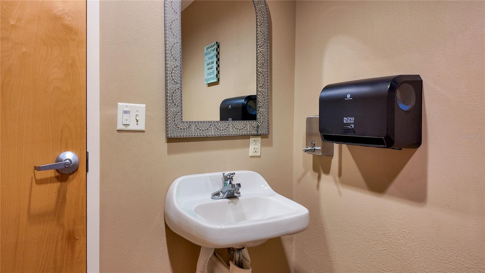 3235 Sw 34th St #102 Property Photo 54