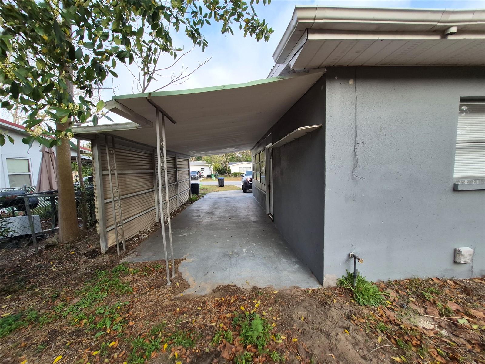 11 S Barbour St Property Photo 4