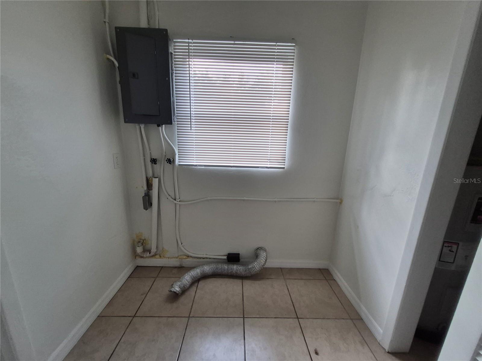 11 S Barbour St Property Photo 9