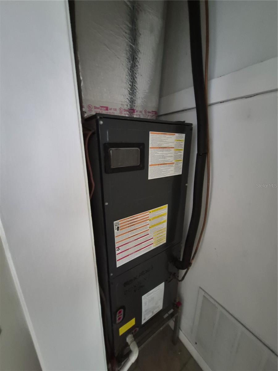 11 S Barbour St Property Photo 15