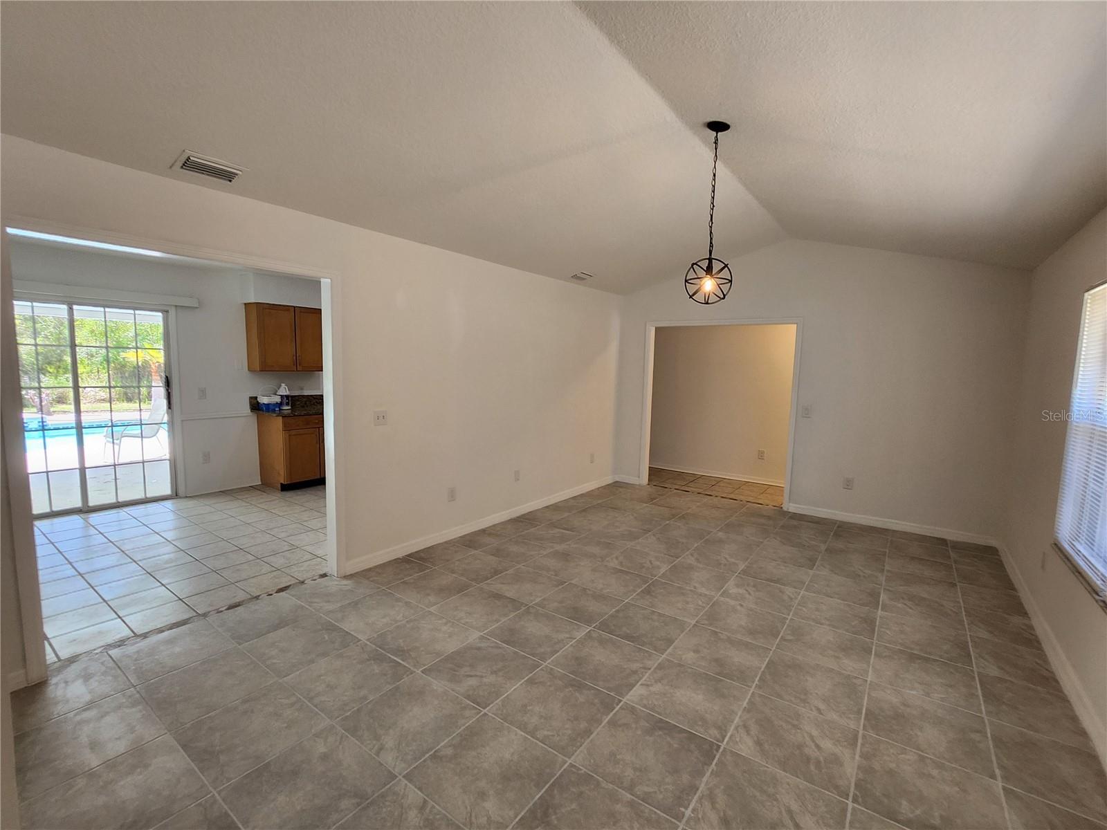 9 Teak Way Dr Property Photo 5