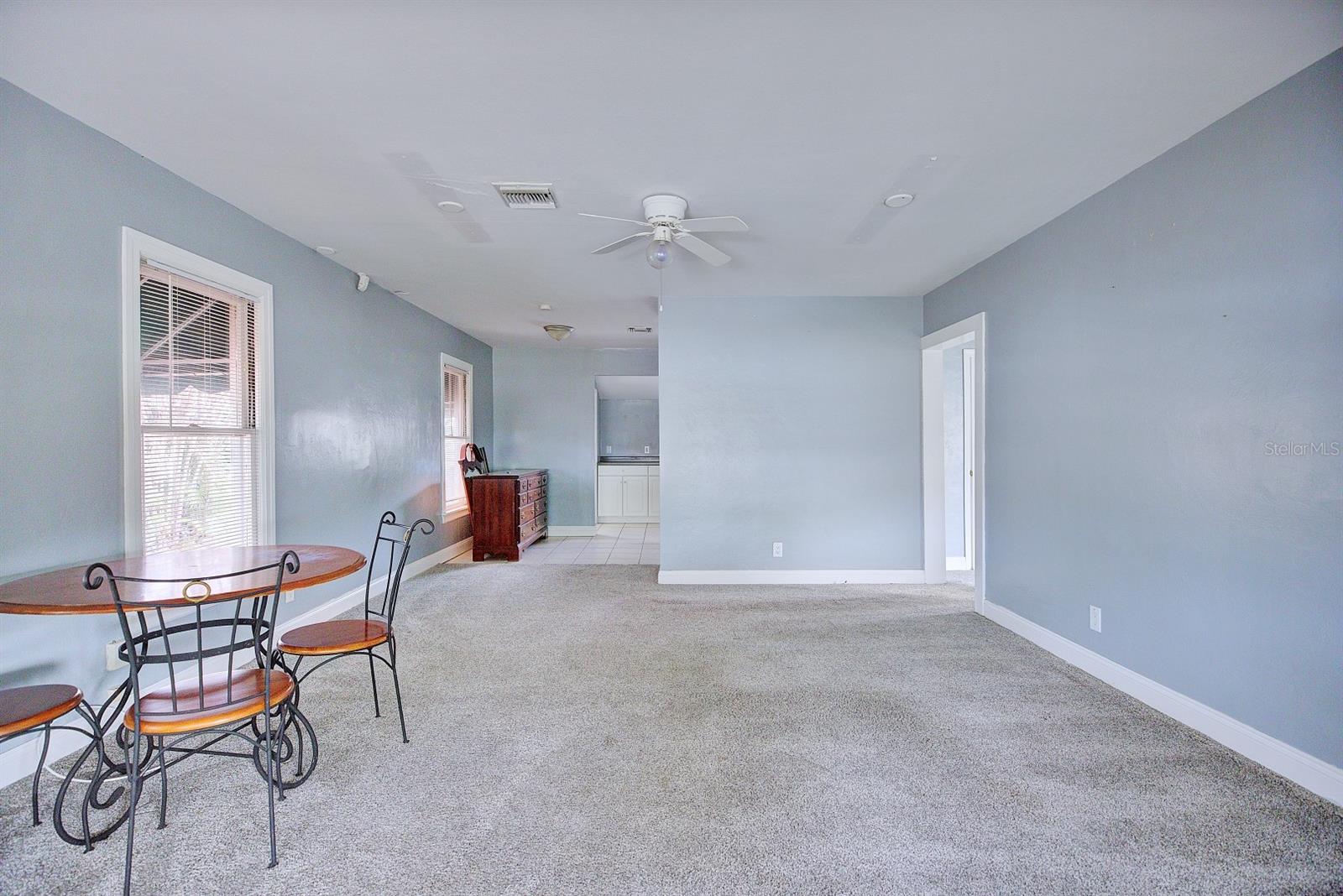 121 Bates Ave Se Property Photo 3