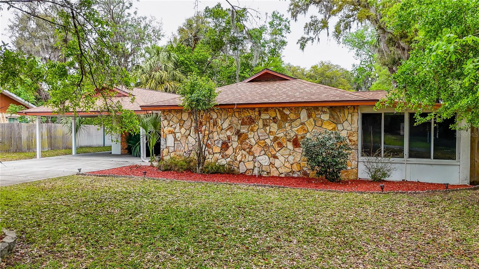 12 Spring Lake Way Property Photo 2