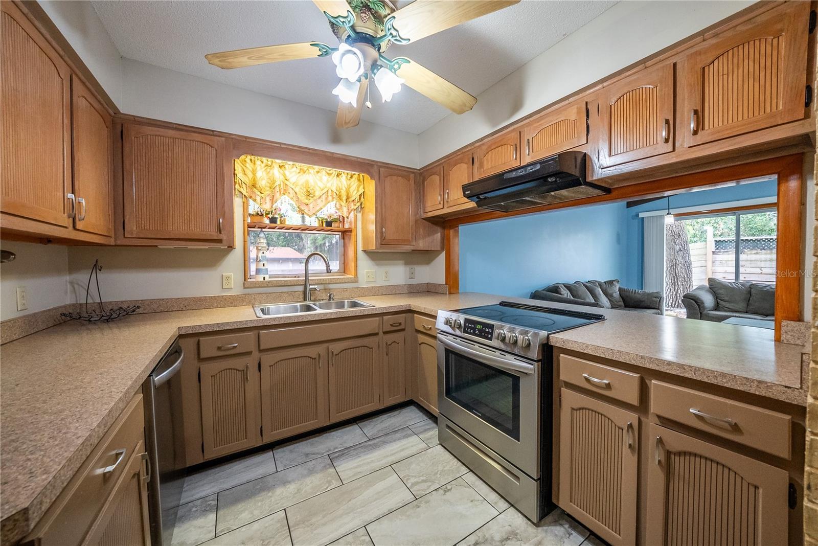 12 Spring Lake Way Property Photo 10