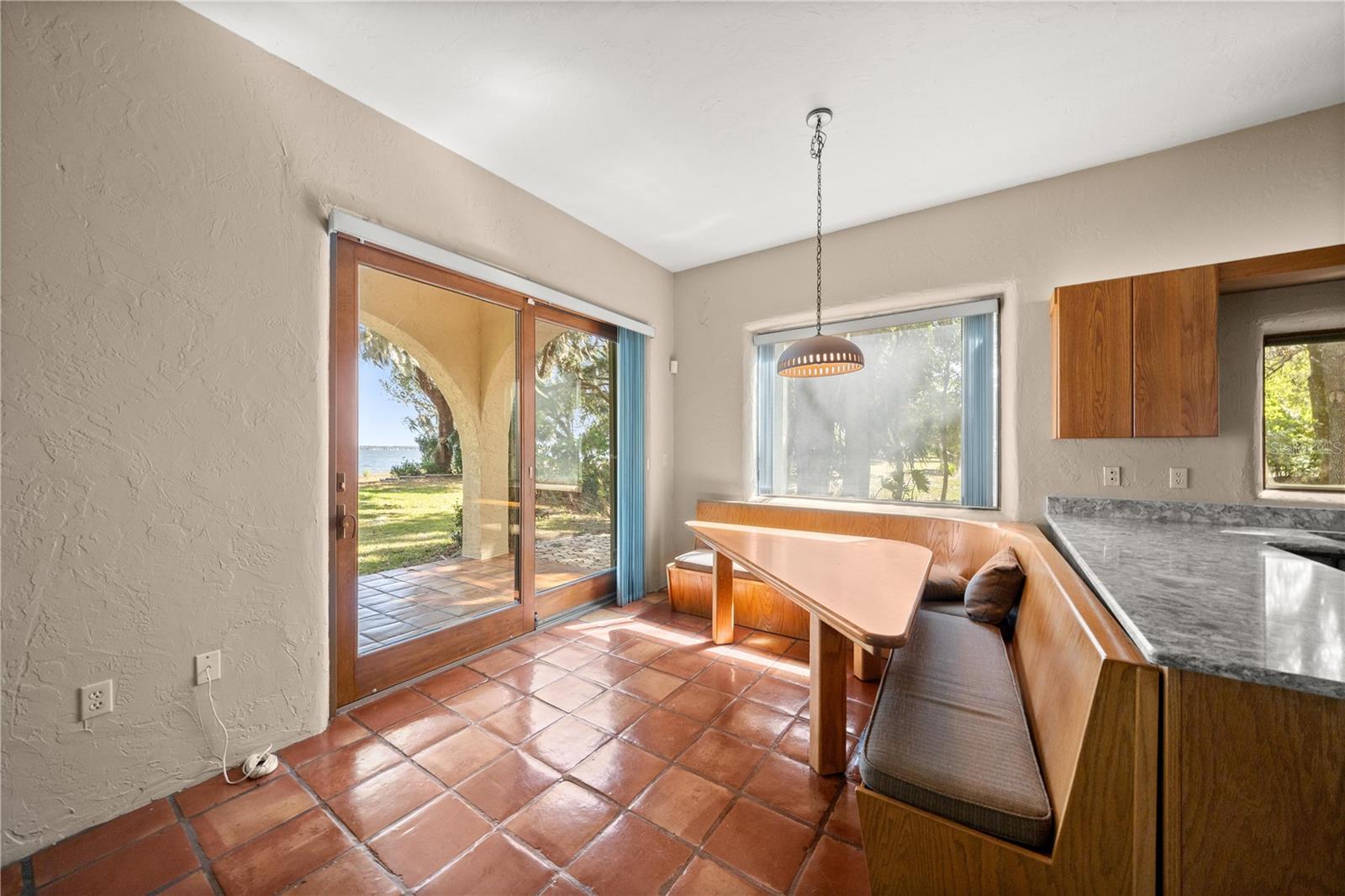 12621 Se Sunset Harbor Rd Property Photo 13