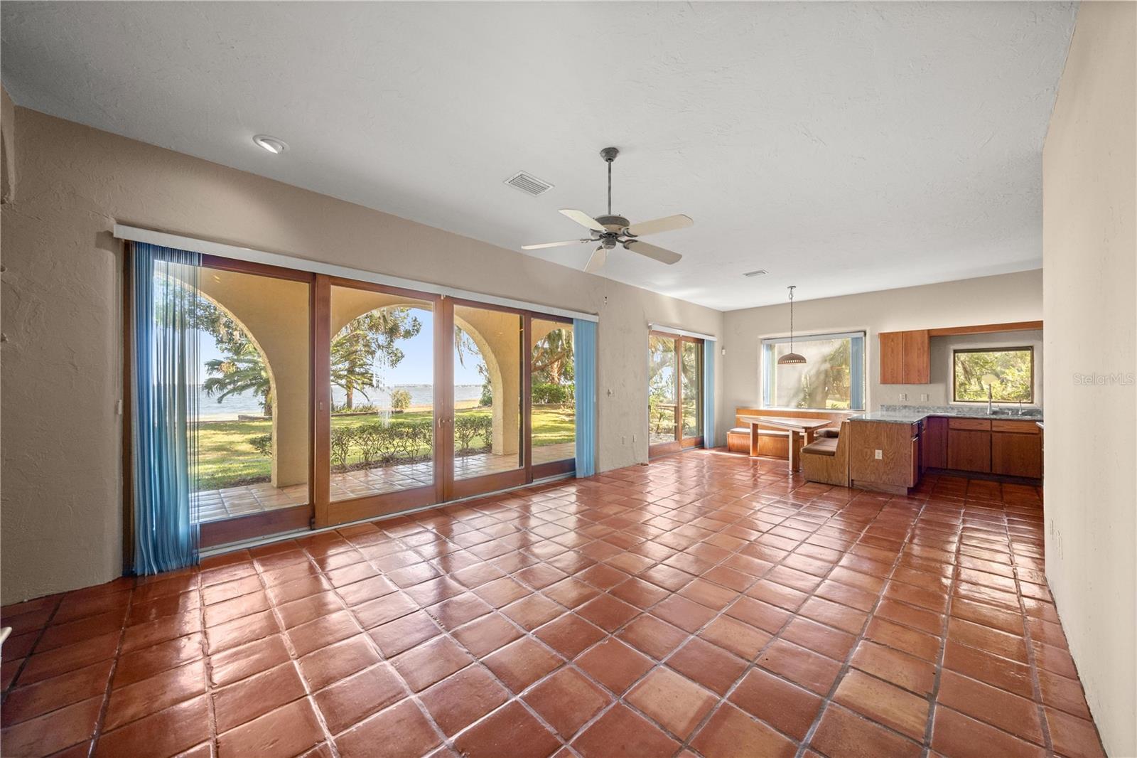 12621 Se Sunset Harbor Rd Property Photo 17