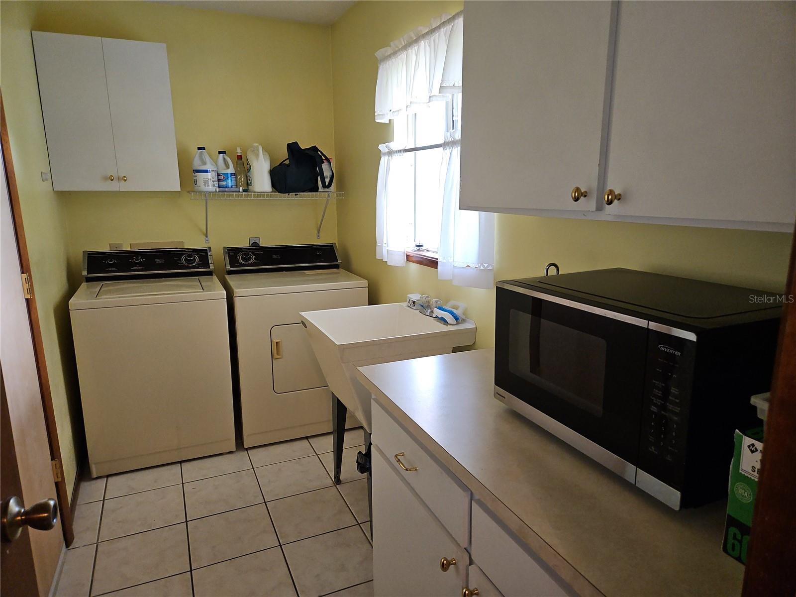 11087 Sw 77th Ct Property Photo 9