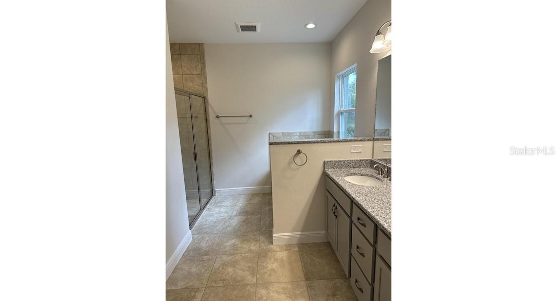 5519 Baker Rd Property Photo 8
