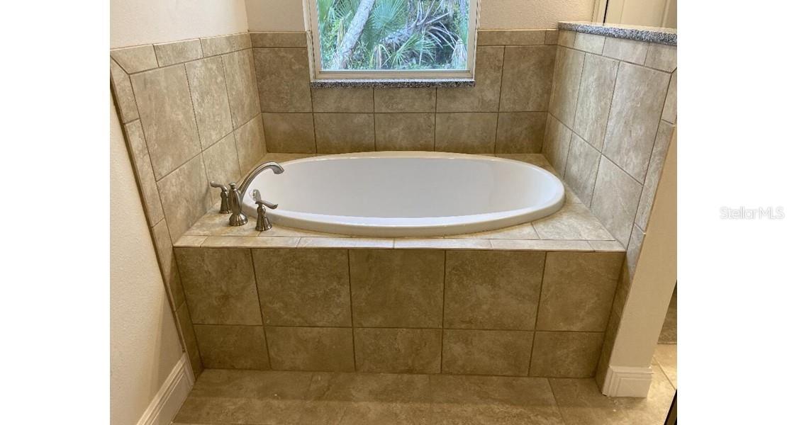 5519 Baker Rd Property Photo 9