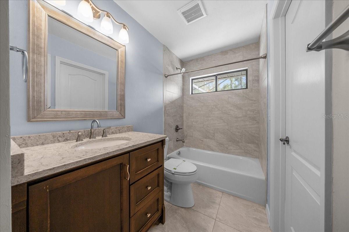 915 Sw 82nd Ter Property Photo 8