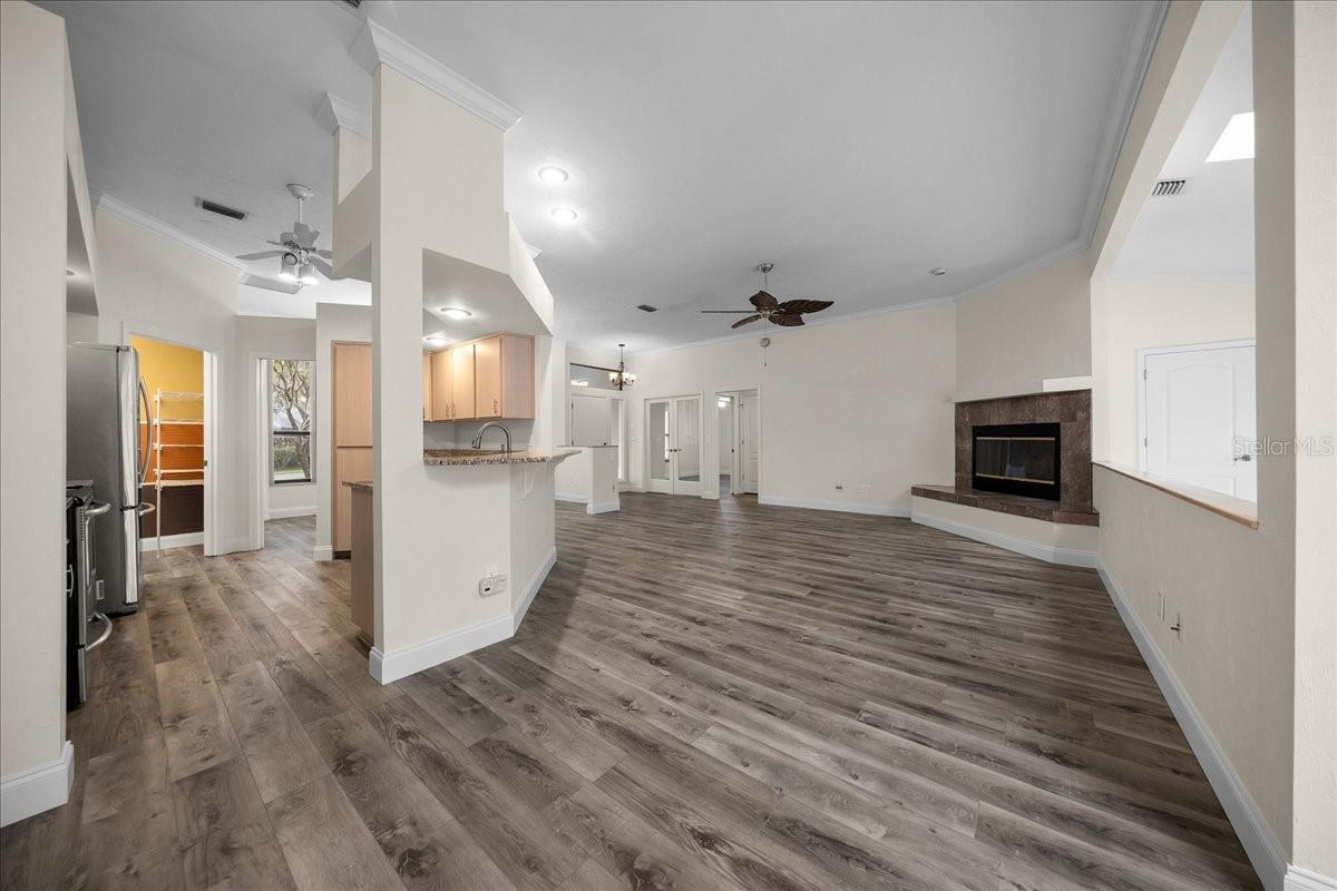 915 Sw 82nd Ter Property Photo 13