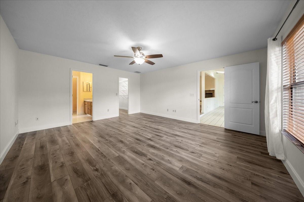 915 Sw 82nd Ter Property Photo 24