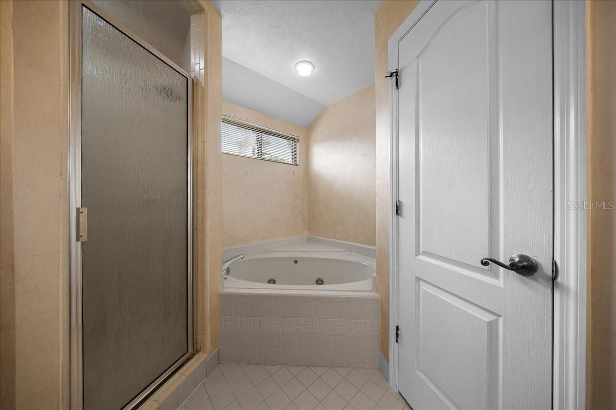 915 Sw 82nd Ter Property Photo 26