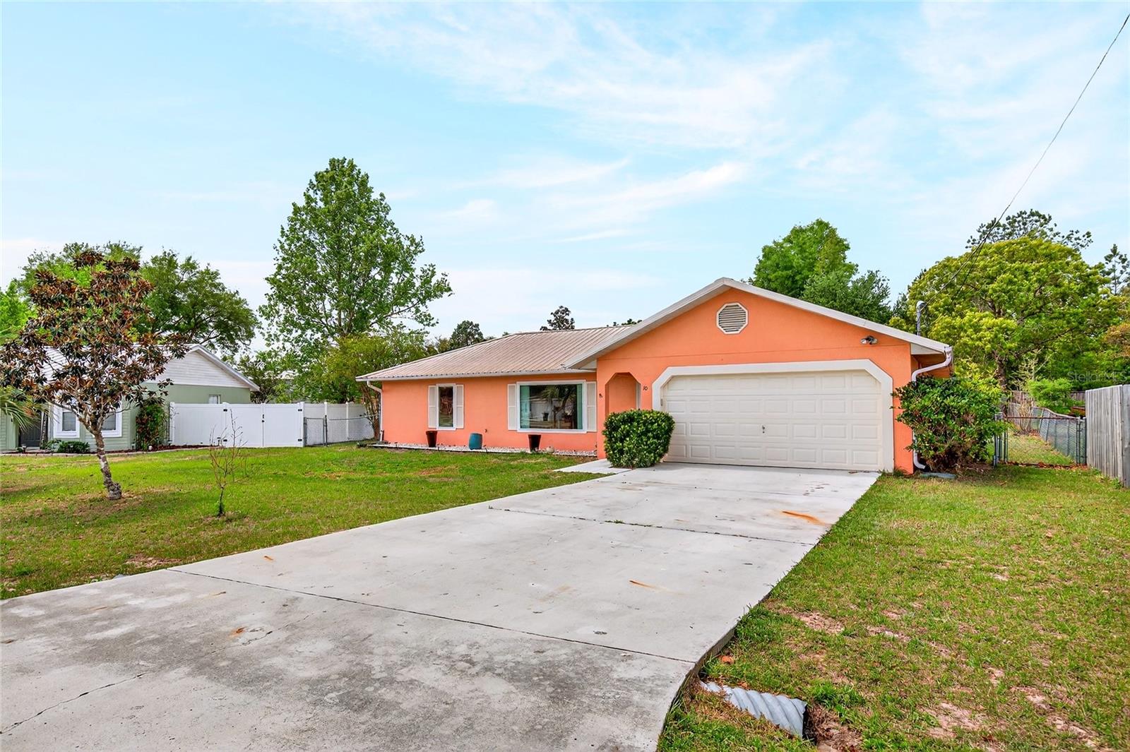 10 Almond Trce Property Photo 2