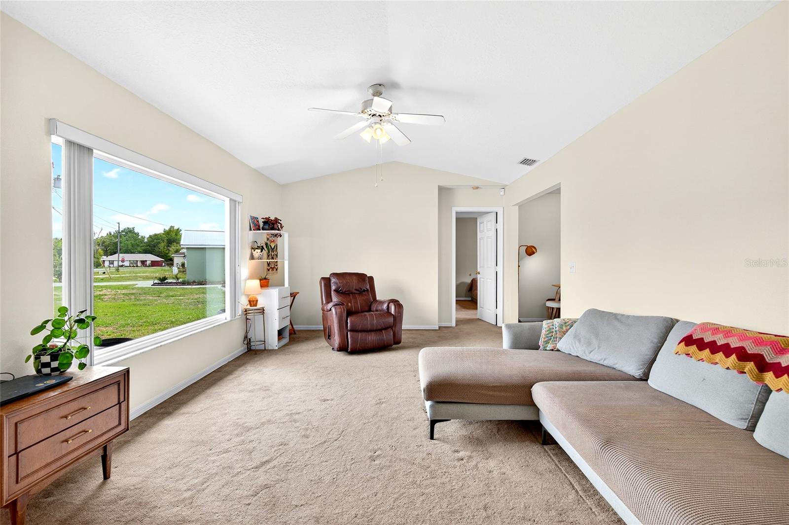 10 Almond Trce Property Photo 5