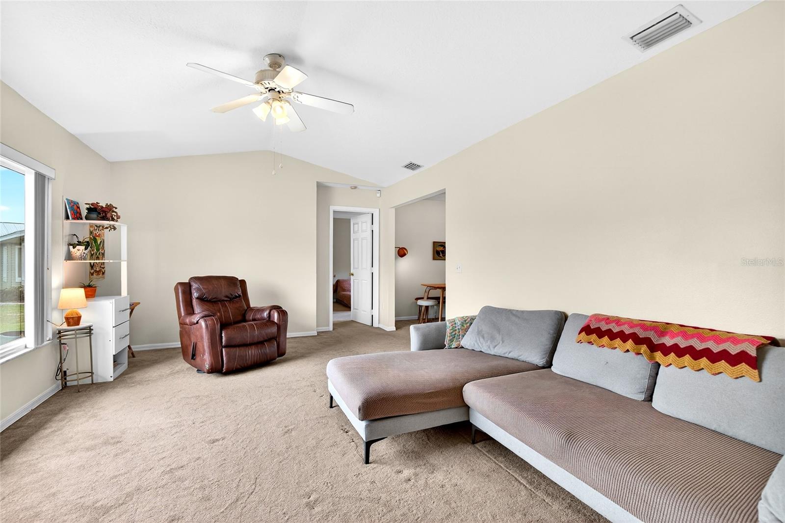 10 Almond Trce Property Photo 6