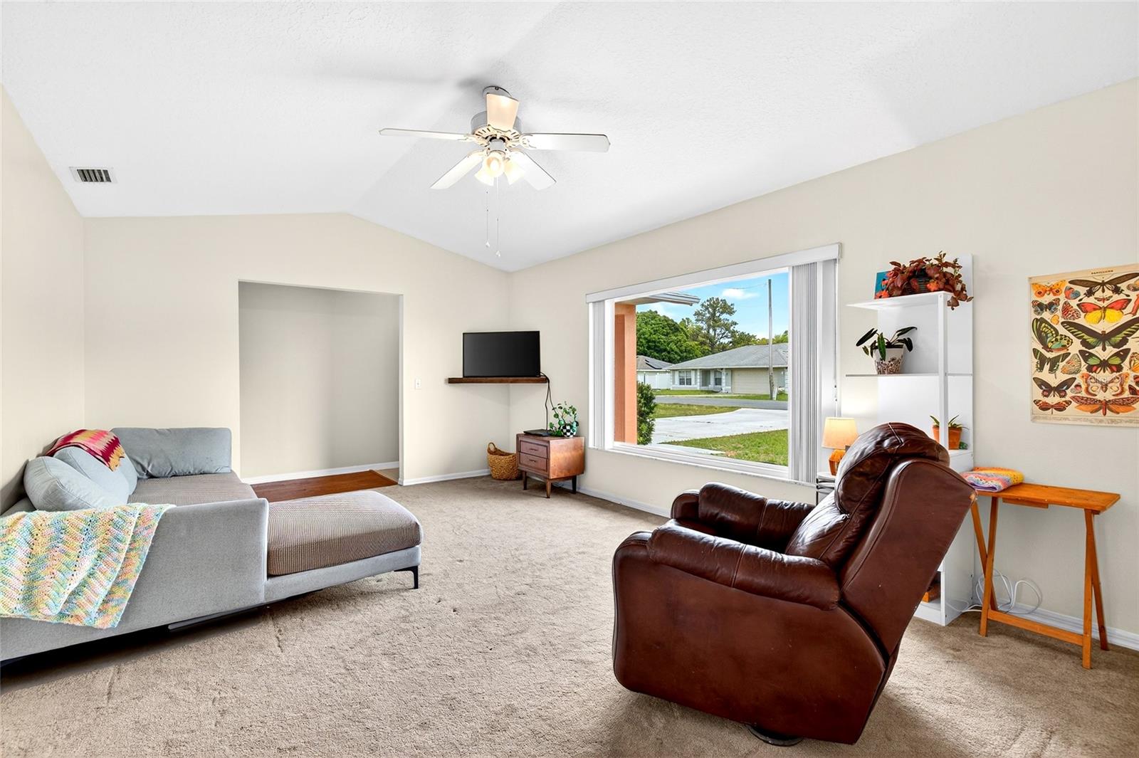 10 Almond Trce Property Photo 7
