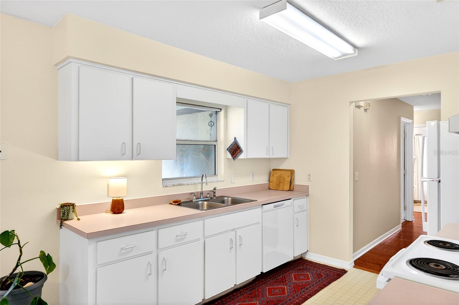 10 Almond Trce Property Photo 13
