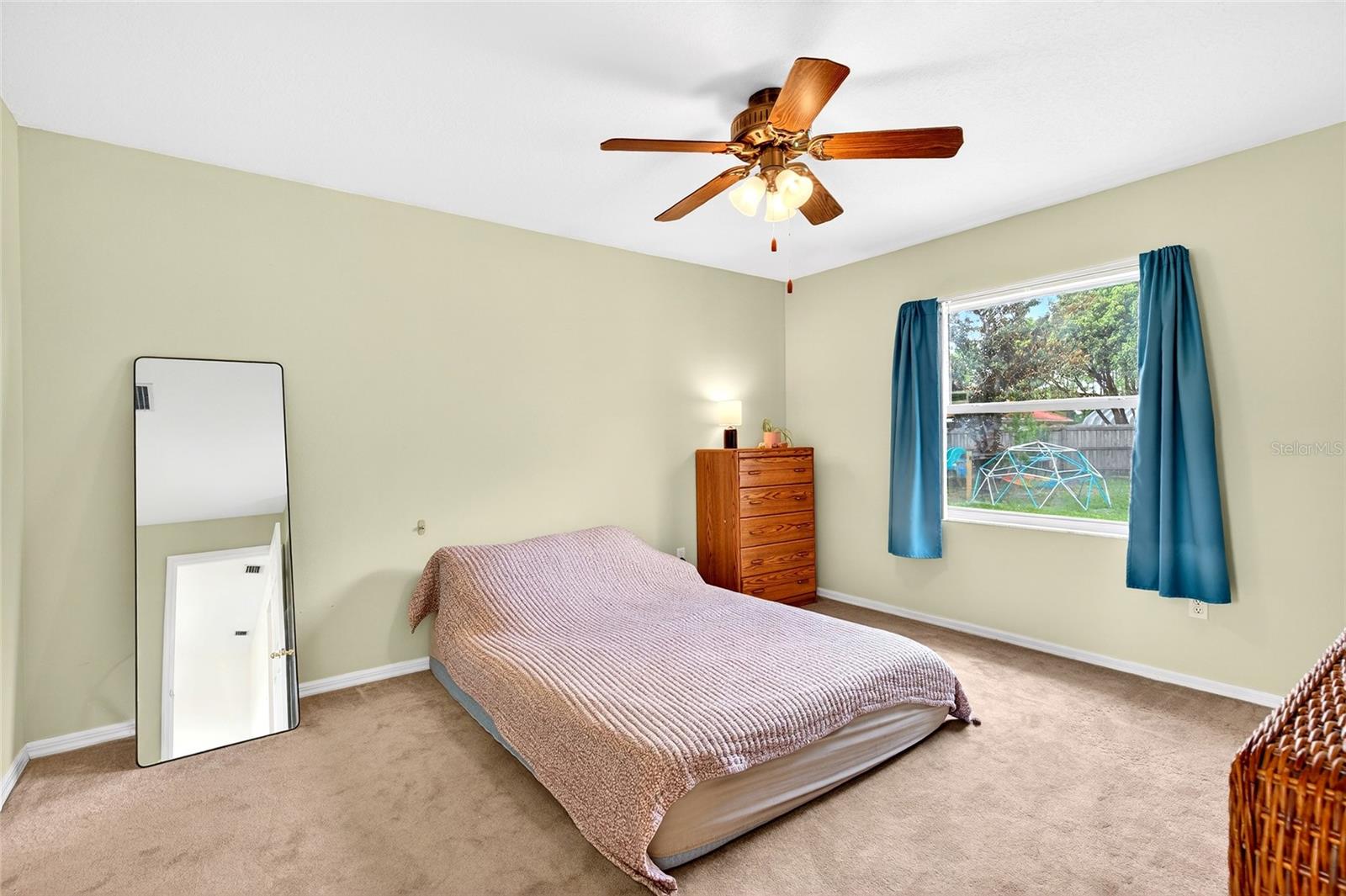 10 Almond Trce Property Photo 15