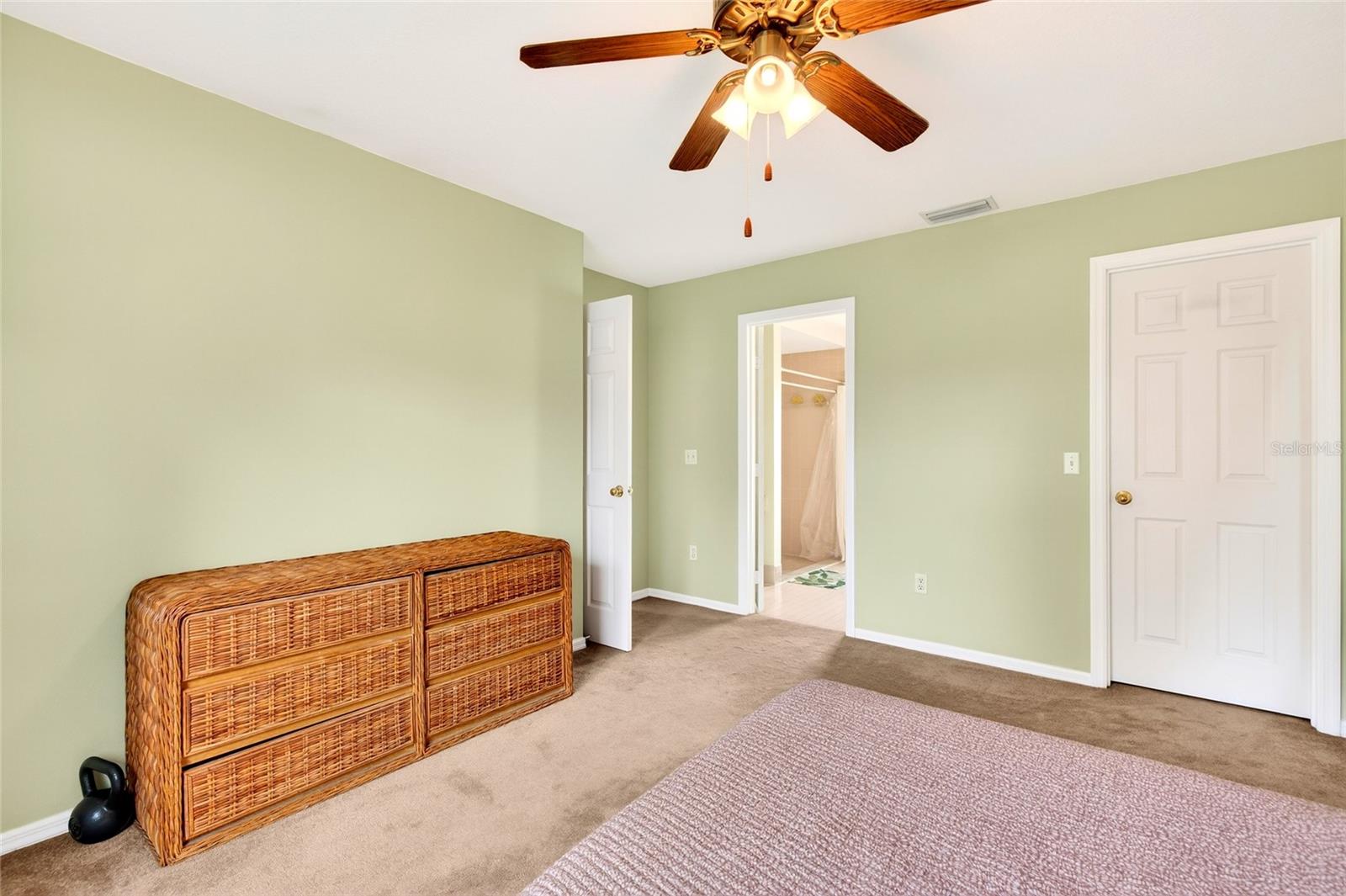 10 Almond Trce Property Photo 16