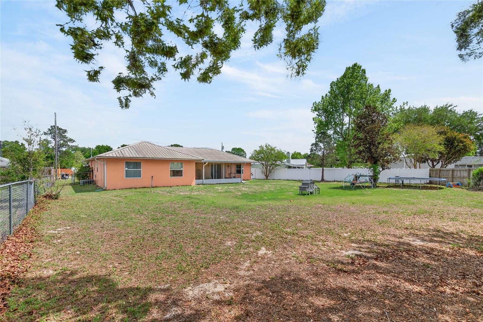 10 Almond Trce Property Photo 27