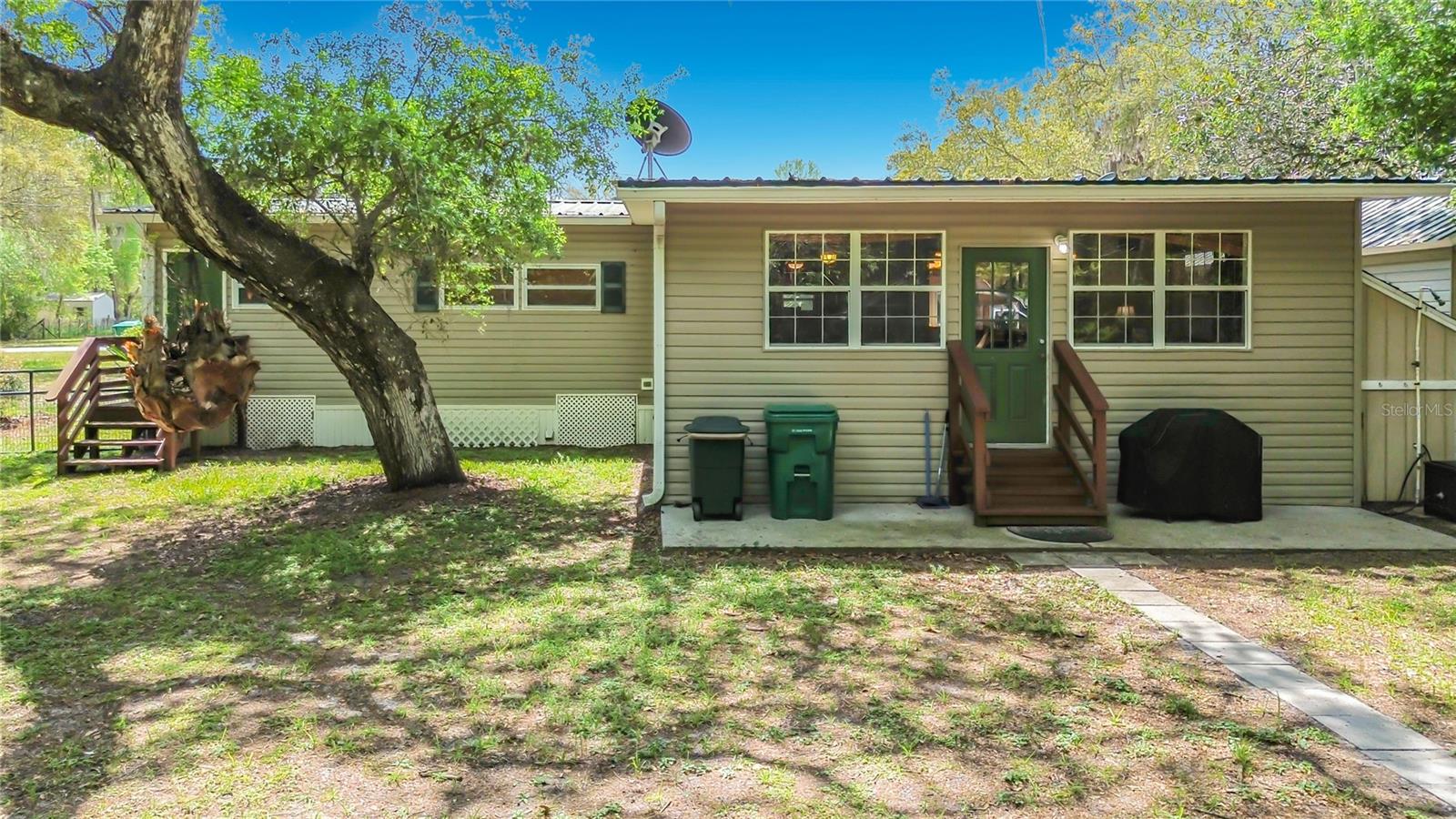 4129 E Riverside Dr Property Photo 11