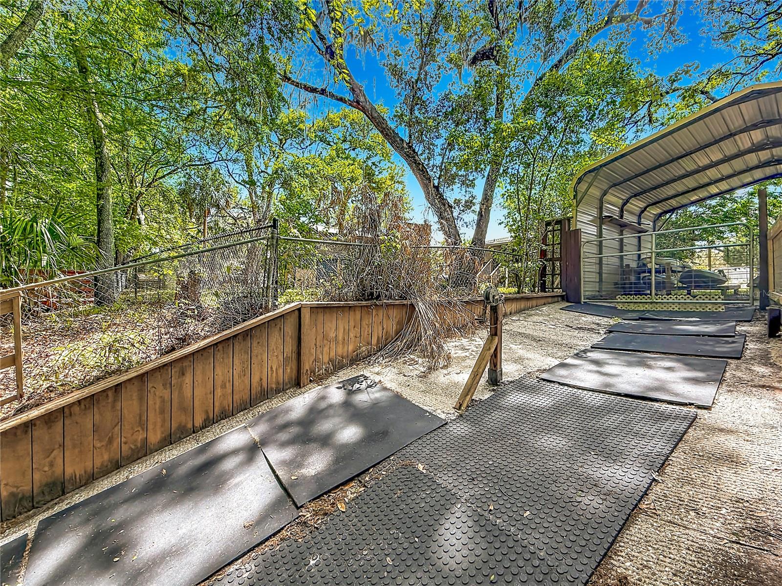 4129 E Riverside Dr Property Photo 17