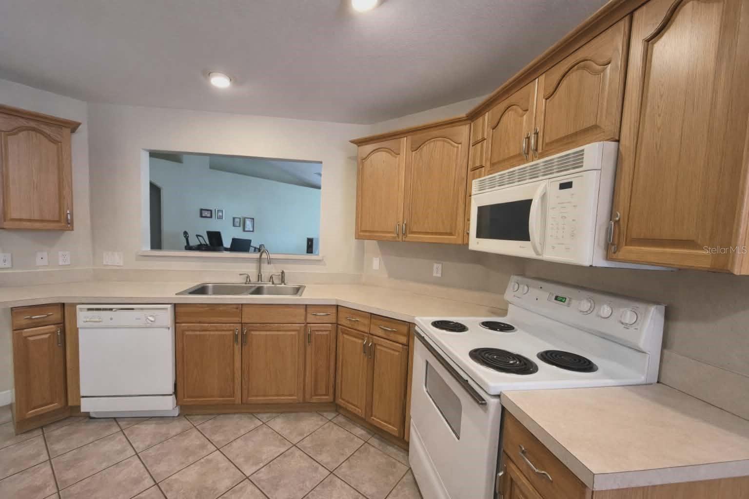14396 Sw 19th Pl Property Photo 4