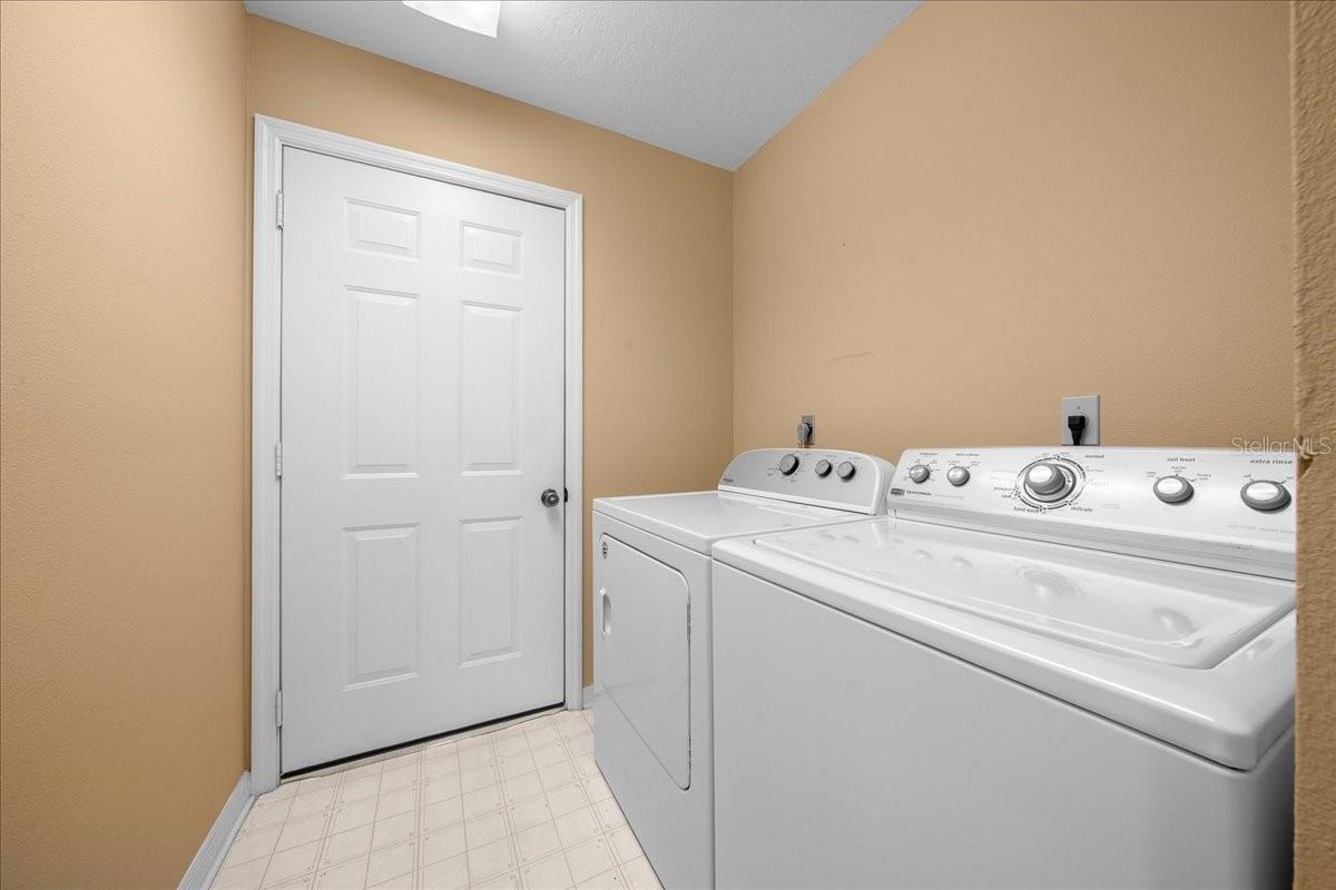 3498 Nw 50th Ct Property Photo 36