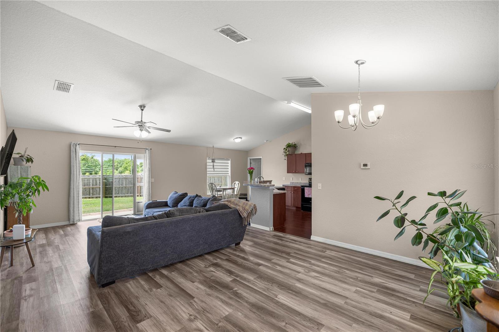 6 Laurel Pass Ct Property Photo 3