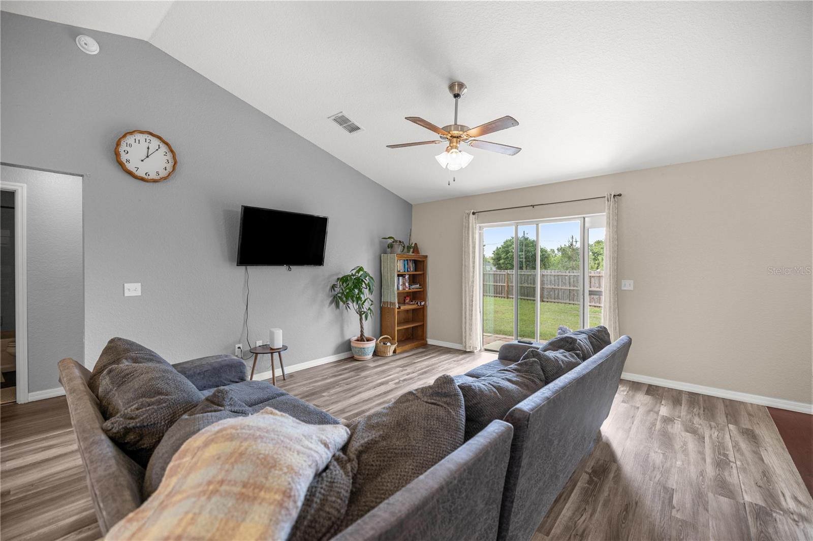 6 Laurel Pass Ct Property Photo 4