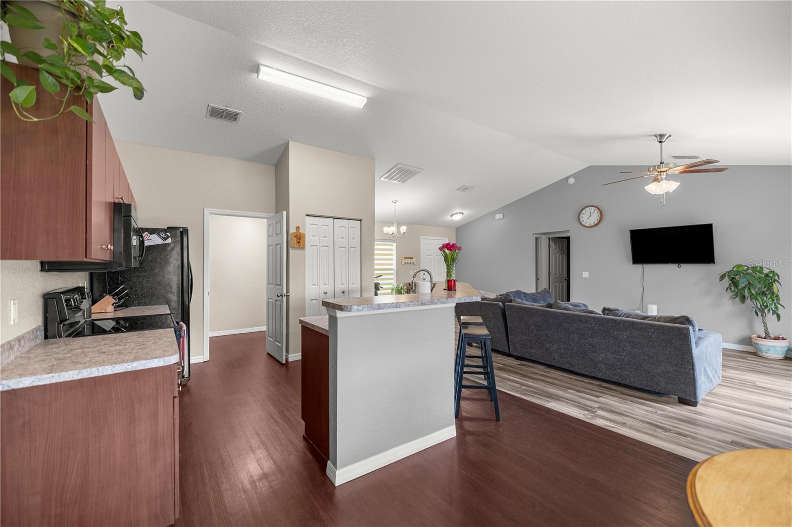 6 Laurel Pass Ct Property Photo 9