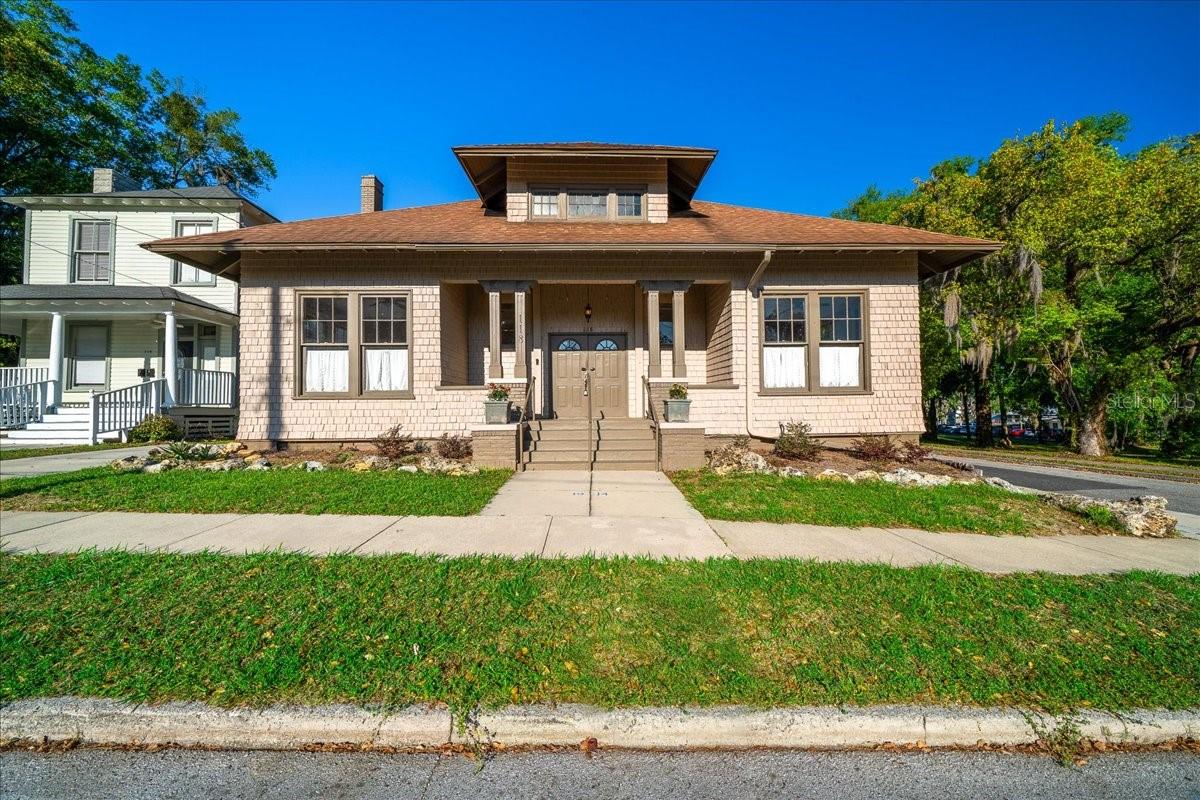 118 NE TUSCAWILLA AVE