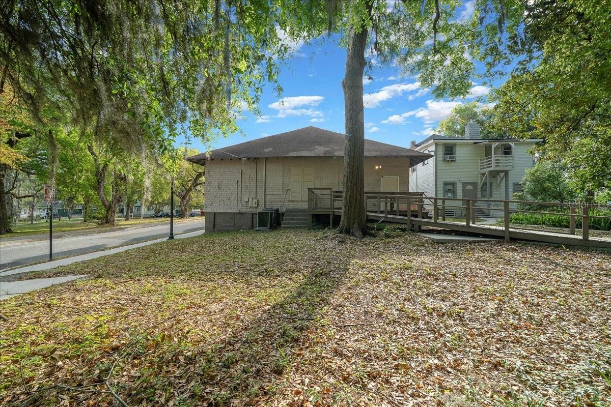 118 Ne Tuscawilla Ave Property Photo 38