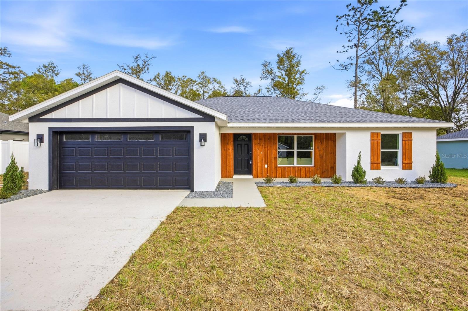 2116 W Beach Plum Drive Property Photo 1