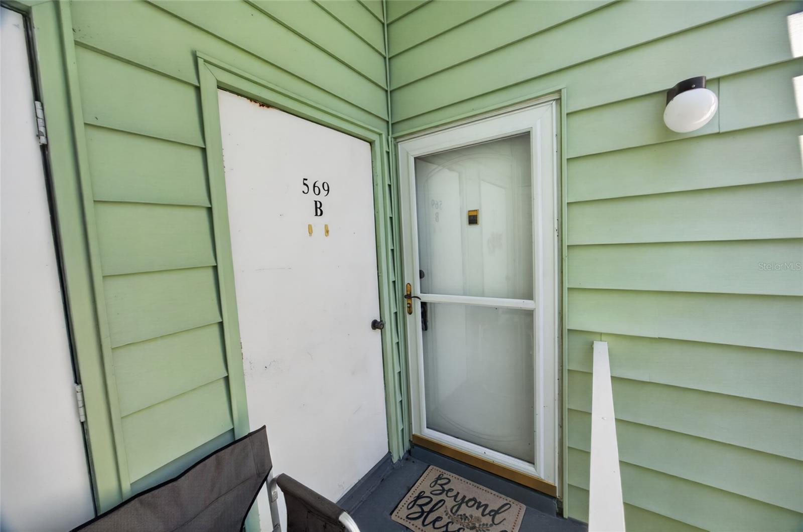 569 Midway Dr #b Property Photo 2