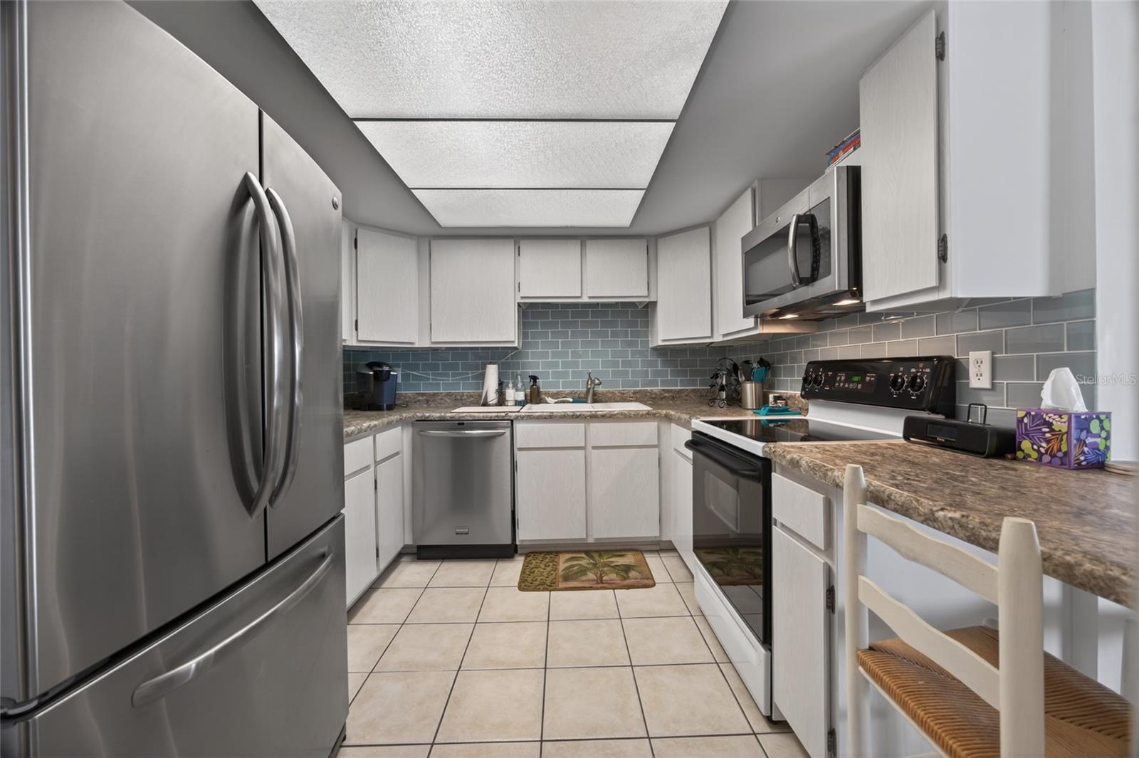 569 Midway Dr #b Property Photo 8