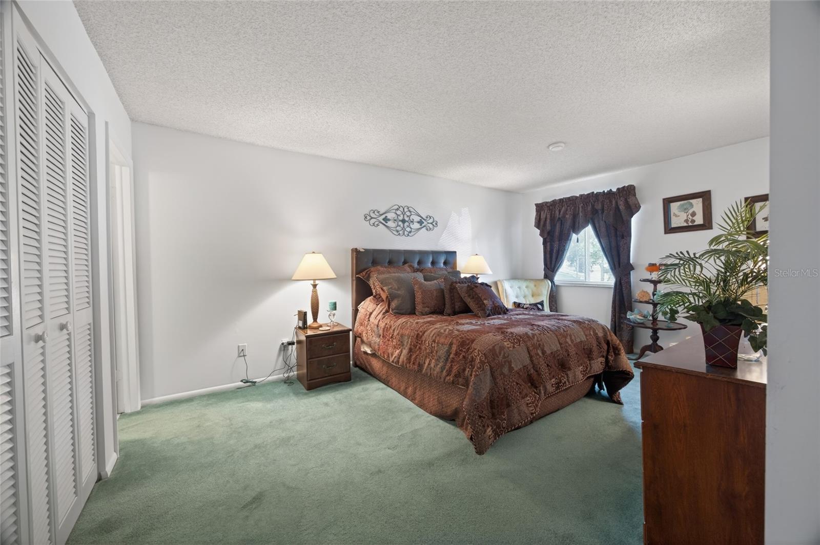 569 Midway Dr #b Property Photo 12