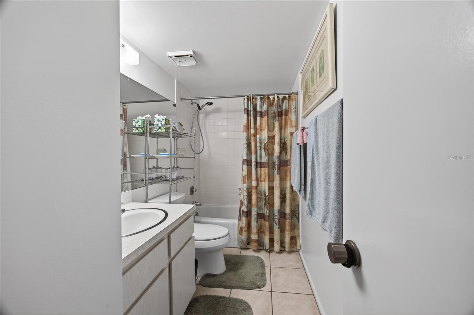 569 Midway Dr #b Property Photo 14