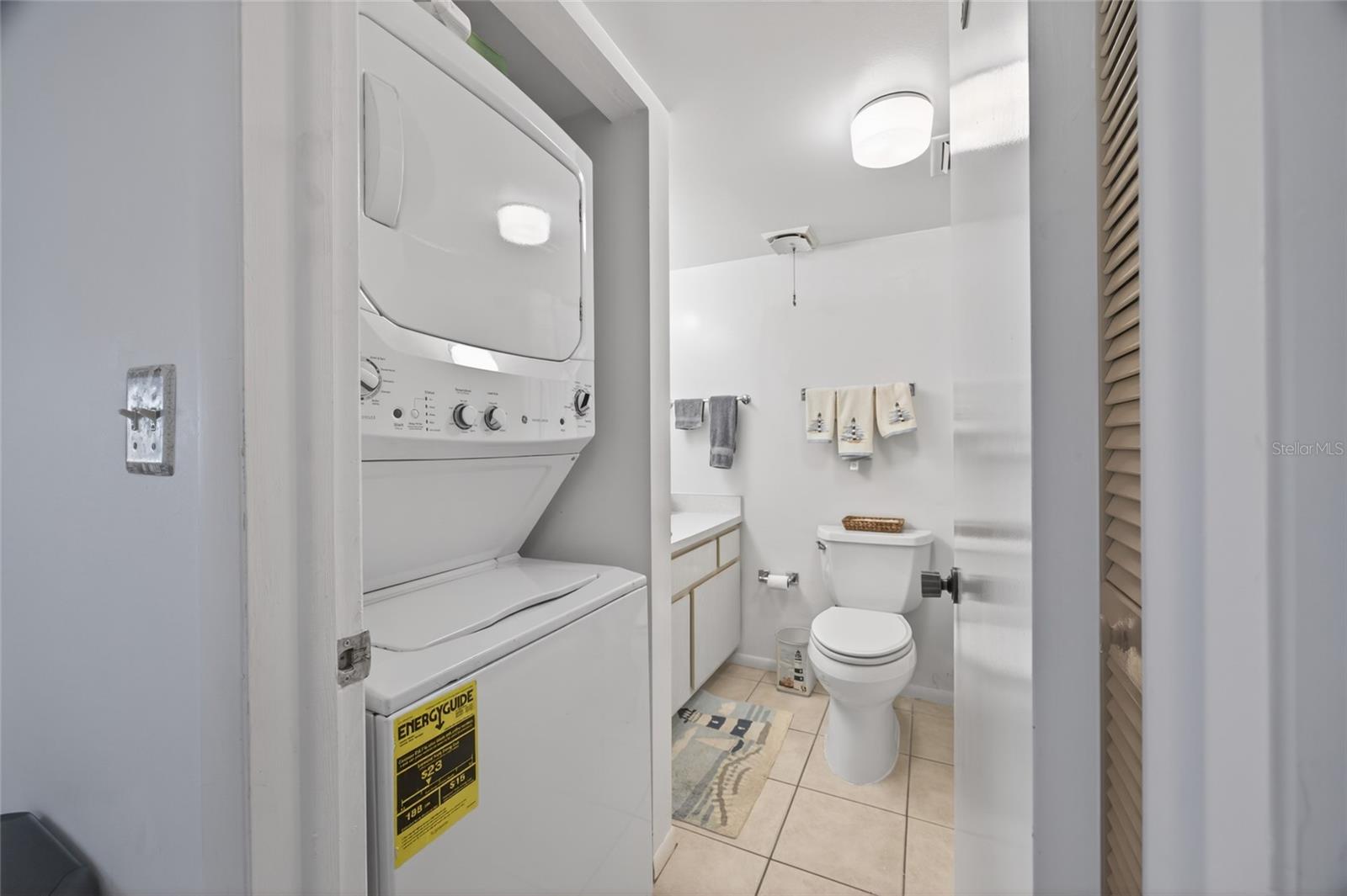 569 Midway Dr #b Property Photo 17